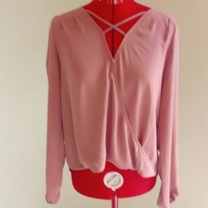 NWOT Pretty Guess Blouse Size M